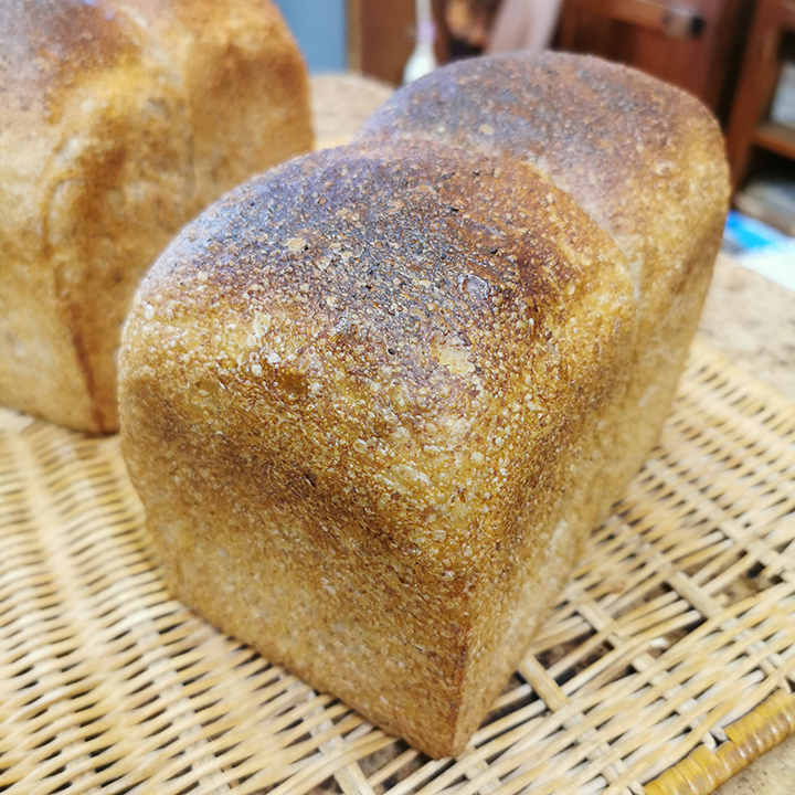 横浜小麦の食パン